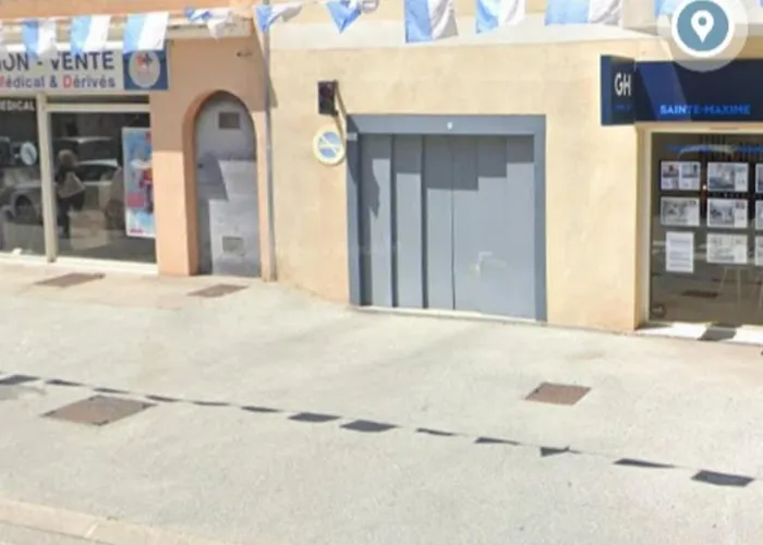 With Balcony 50 M From The Διαμέρισμα