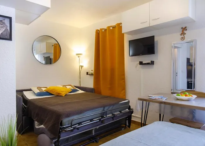 With Balcony 50 M From The * Sainte-Maxime